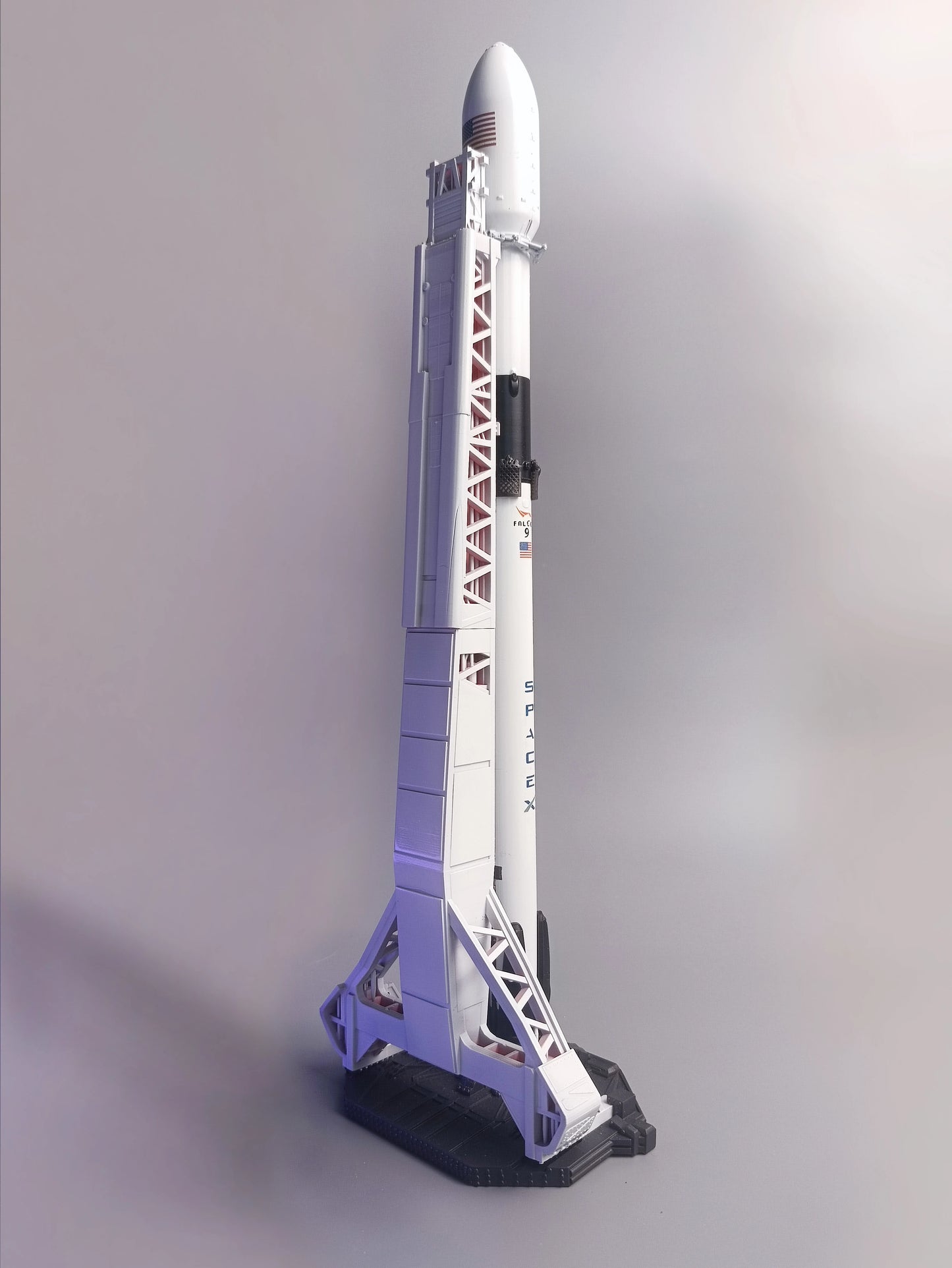 SpaceX Falcon 9 at Launch Pad model 1:200 (35 CM)